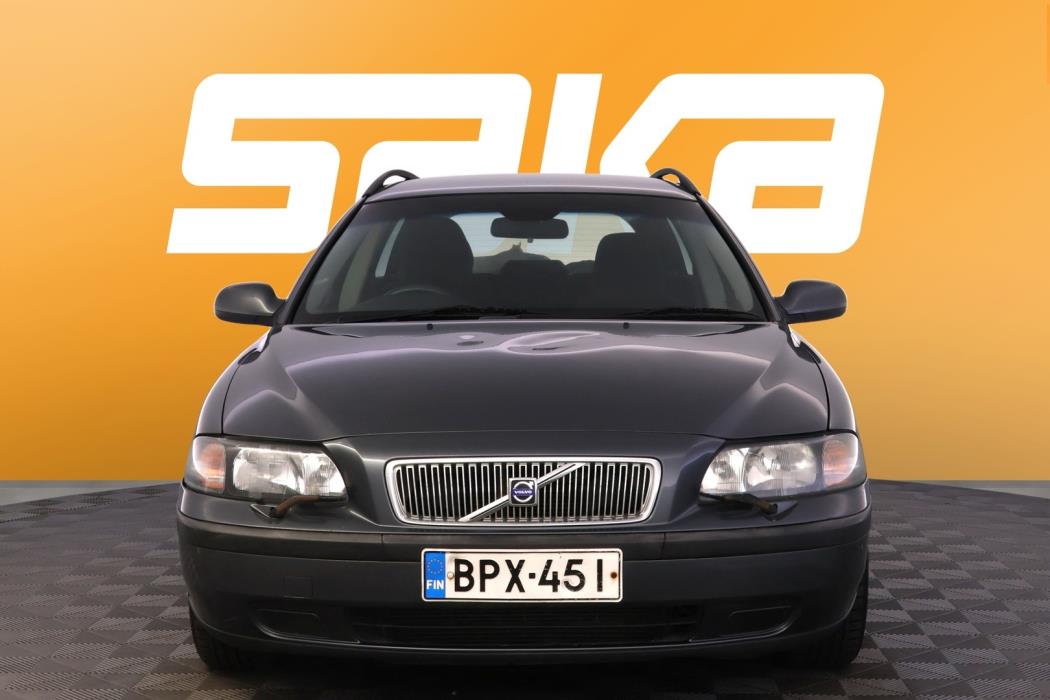 VOLVO V70 2003