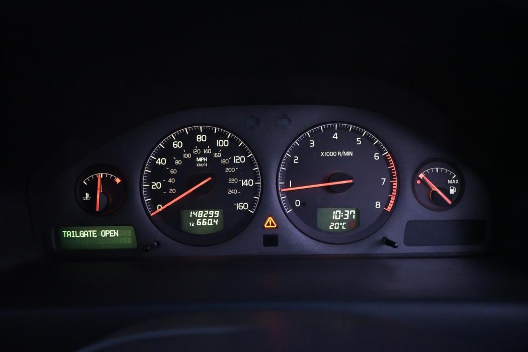 VOLVO V70 2003