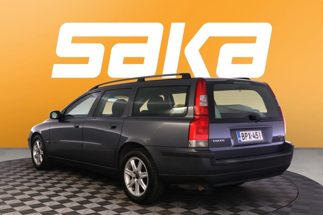 VOLVO V70 2003