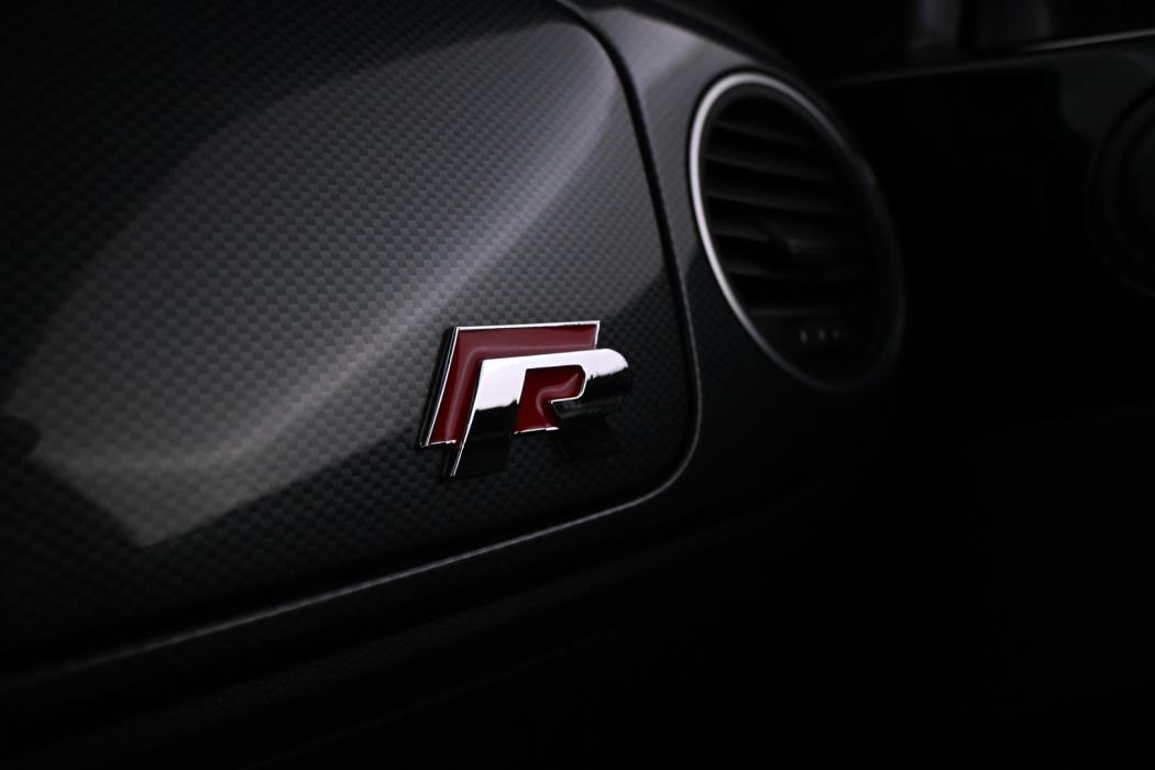 VOLKSWAGEN Beetle 2012