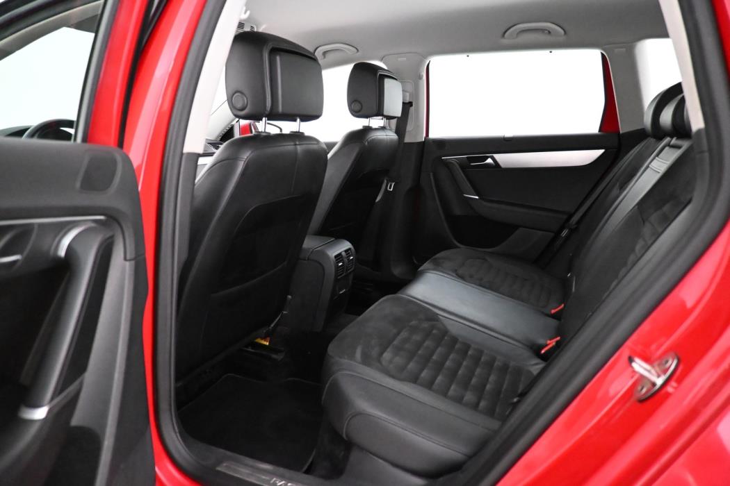 VOLKSWAGEN Passat 2012