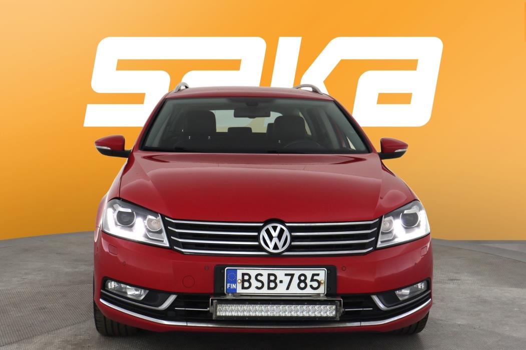 VOLKSWAGEN Passat 2012