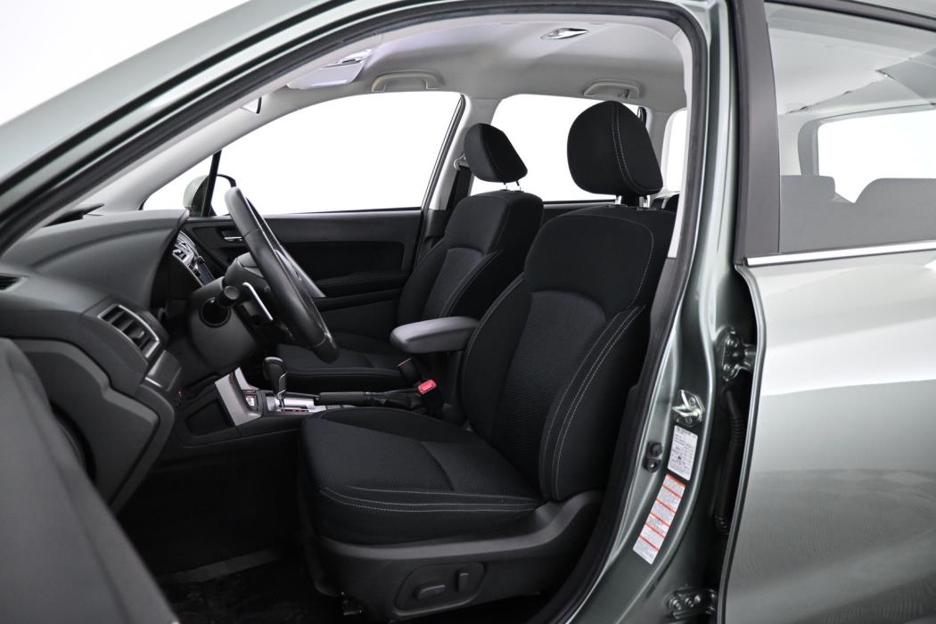 SUBARU Forester 2015