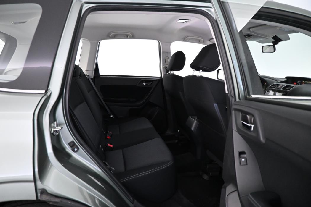 SUBARU Forester 2015