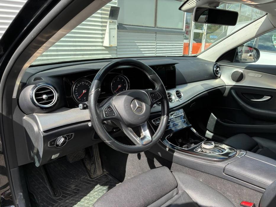 MERCEDES-BENZ E 2017