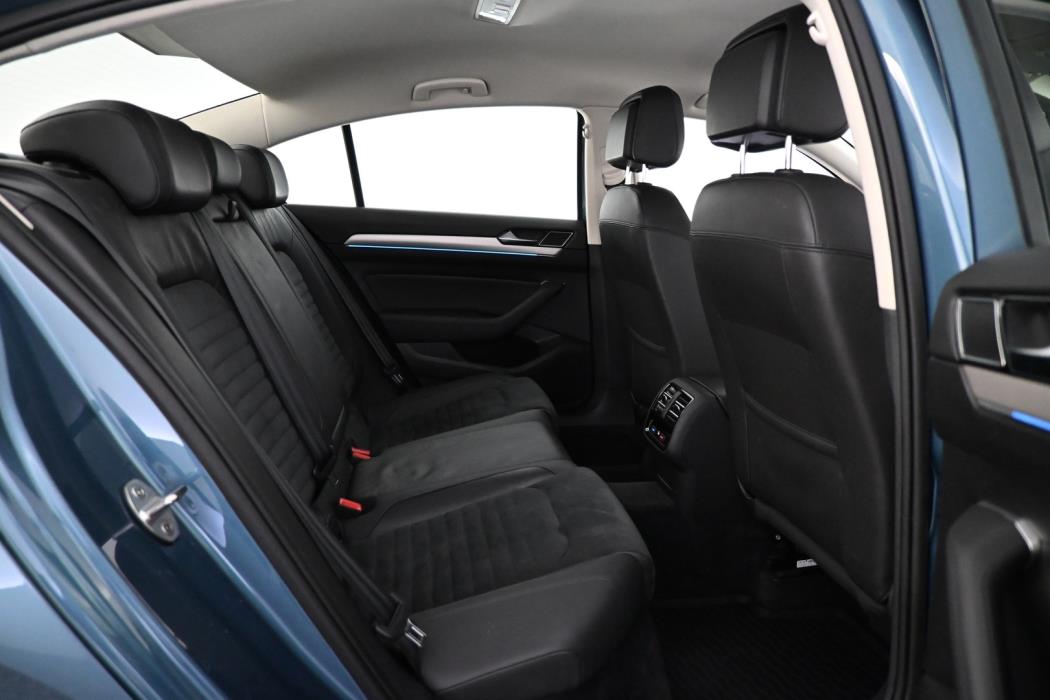 VOLKSWAGEN Passat 2016