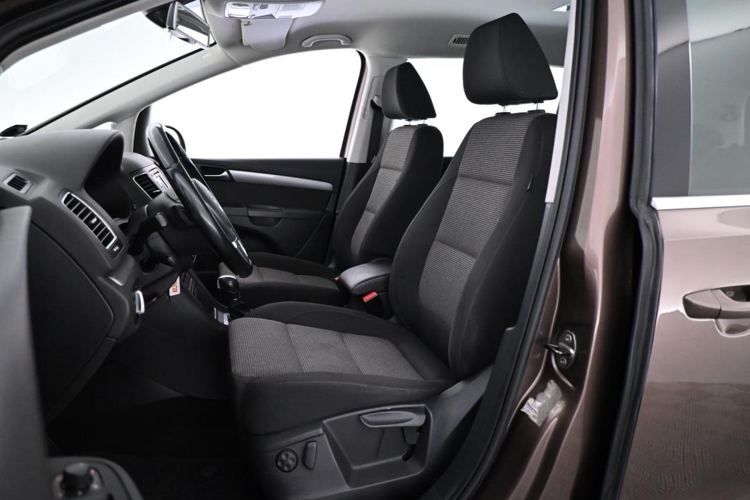 VOLKSWAGEN Sharan 2011