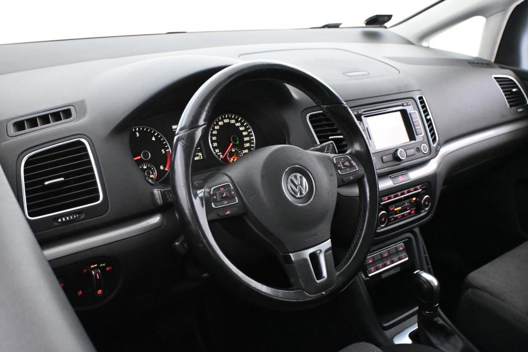 VOLKSWAGEN Sharan 2011