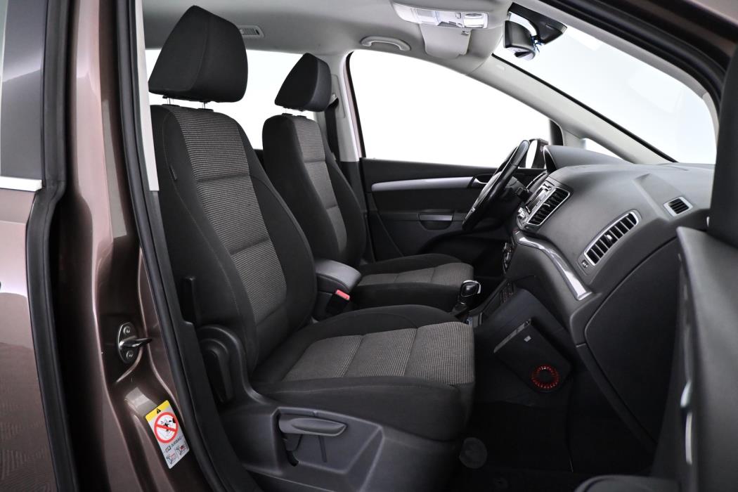 VOLKSWAGEN Sharan 2011