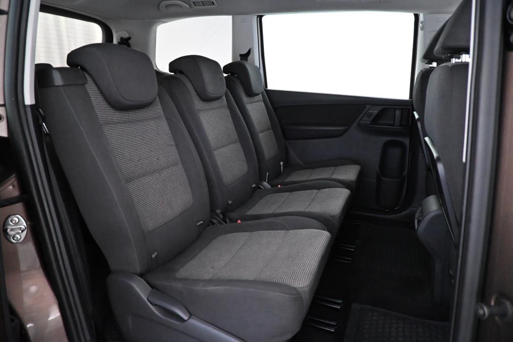 VOLKSWAGEN Sharan 2011