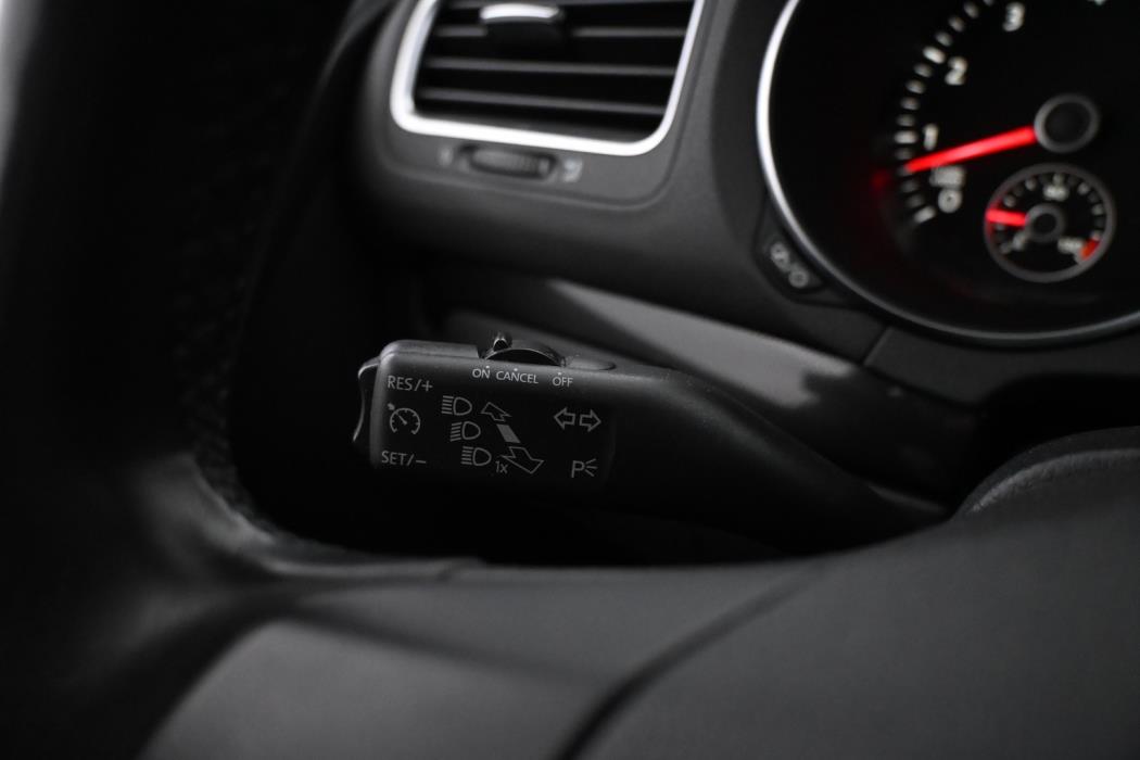 VOLKSWAGEN Golf 2013