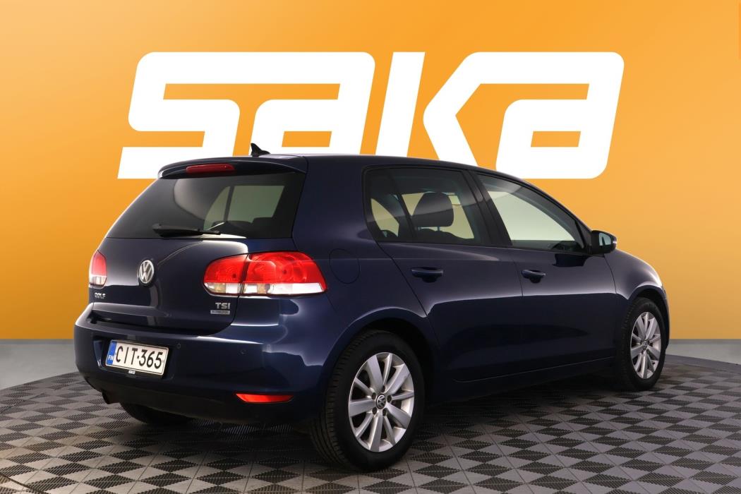 VOLKSWAGEN Golf 2013