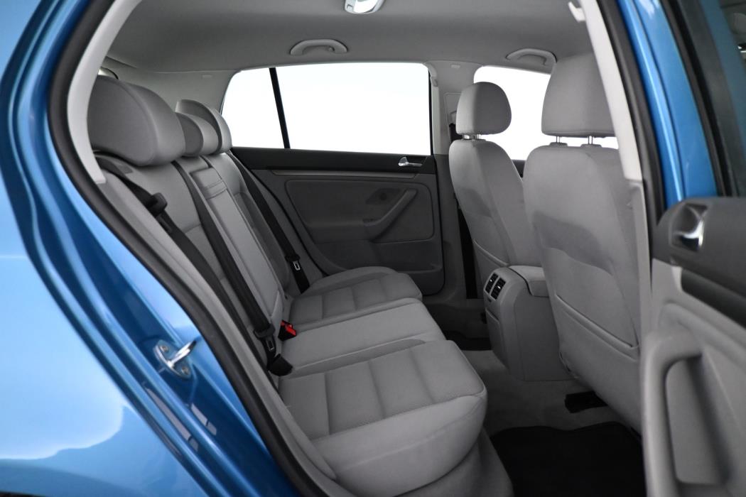 VOLKSWAGEN Golf 2005