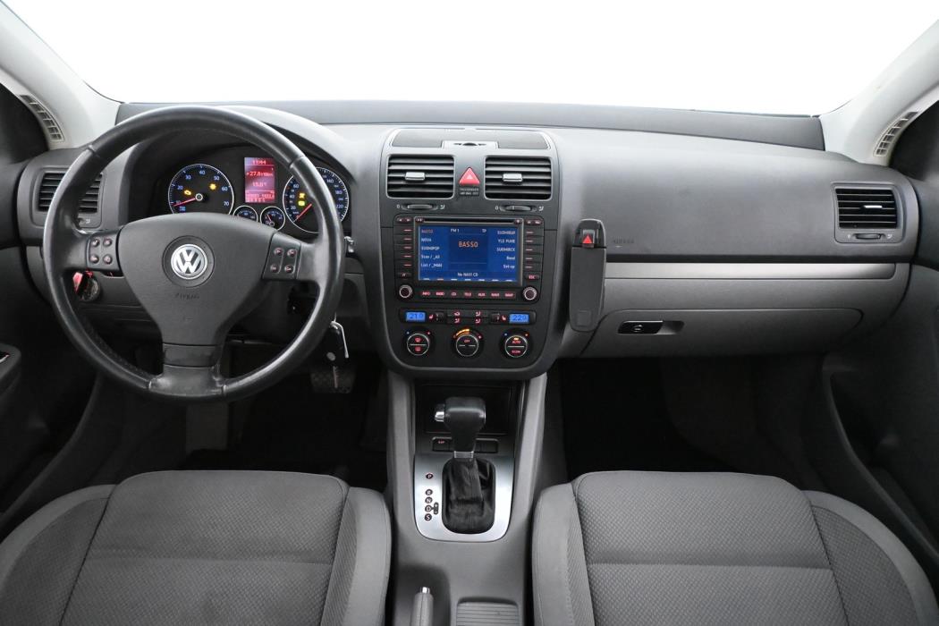 VOLKSWAGEN Golf 2005