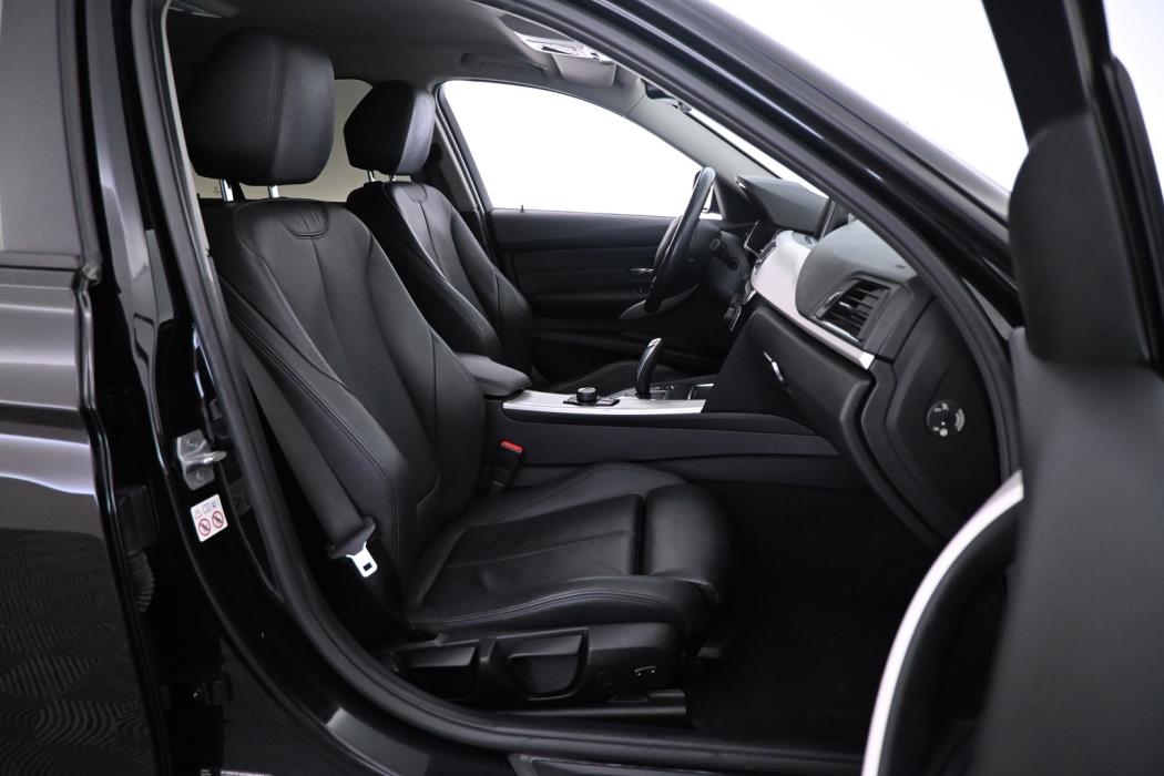 BMW 318 2018