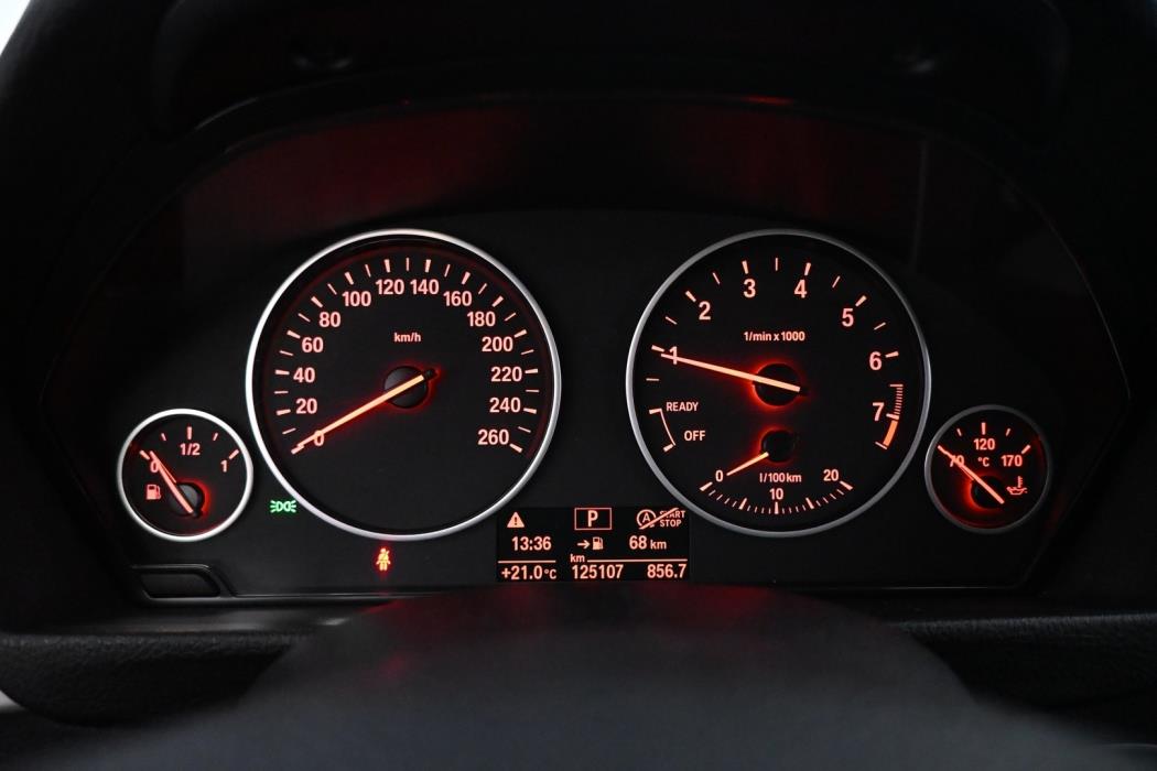 BMW 318 2018