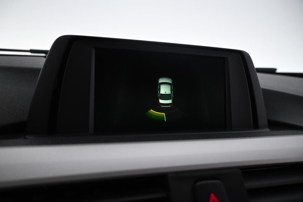 BMW 318 2018