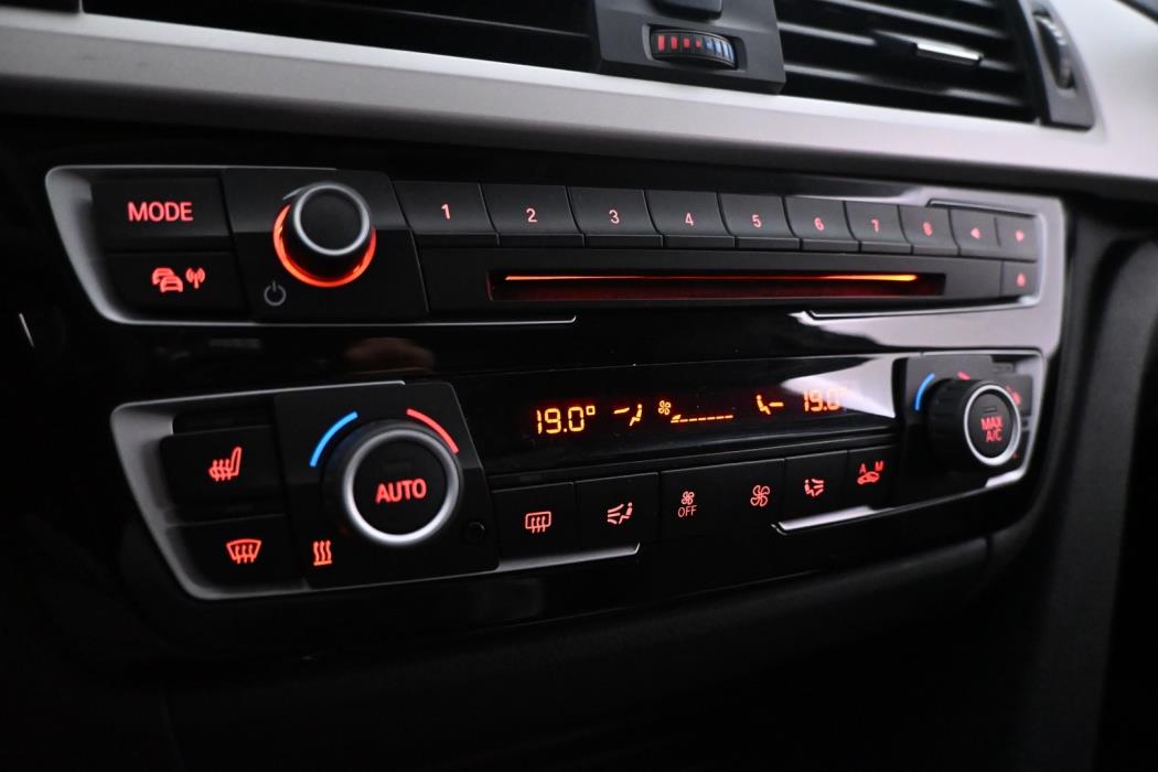 BMW 318 2018