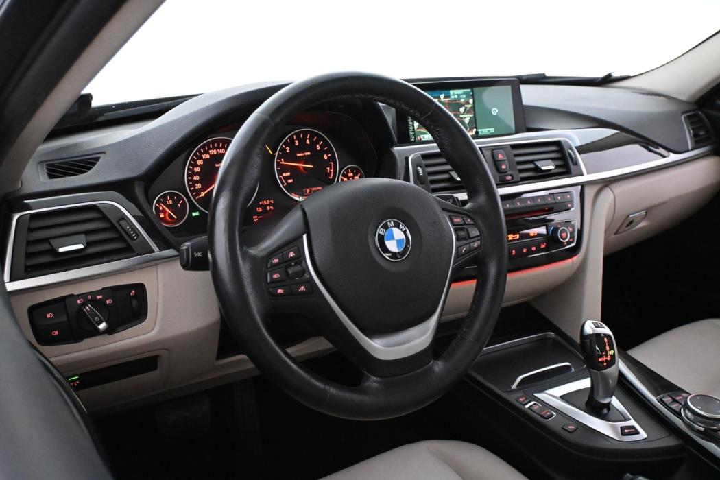 BMW 330 2016