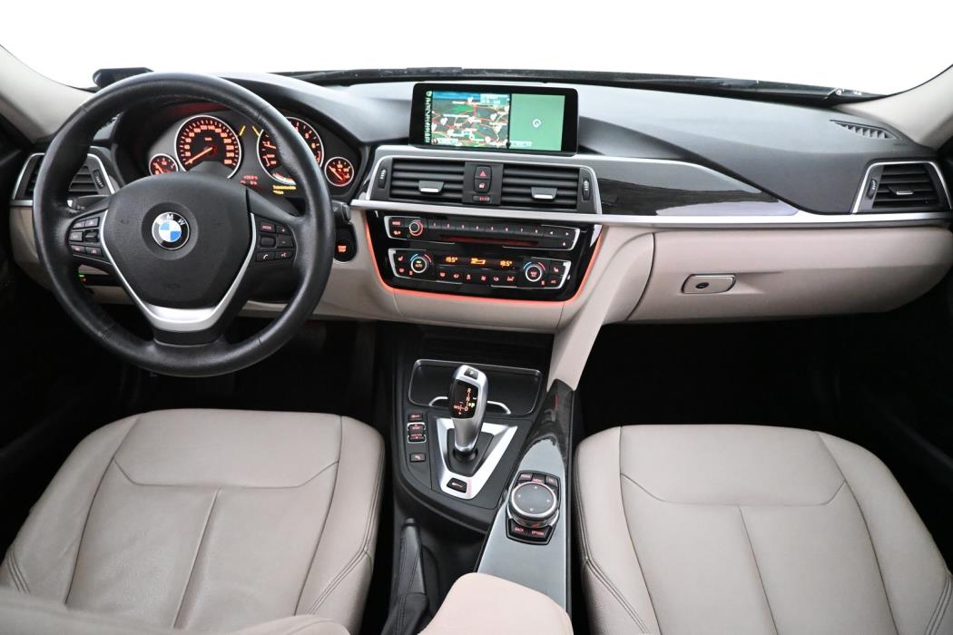 BMW 330 2016