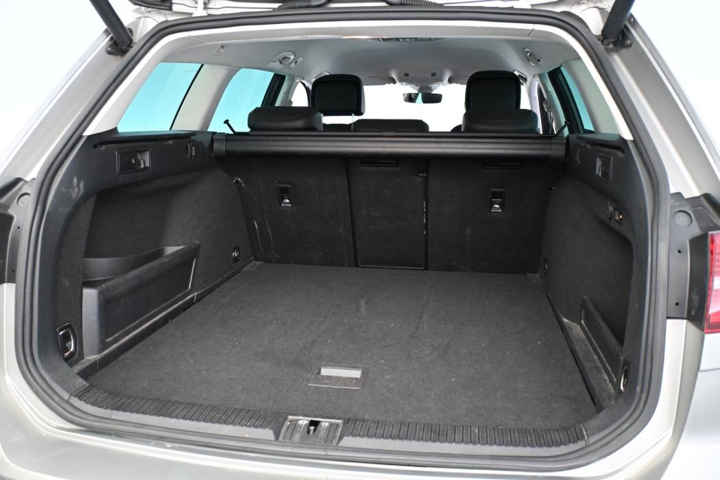 VOLKSWAGEN Passat 2016