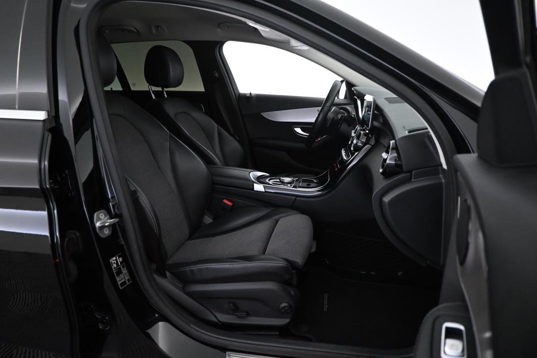 MERCEDES-BENZ C 2020