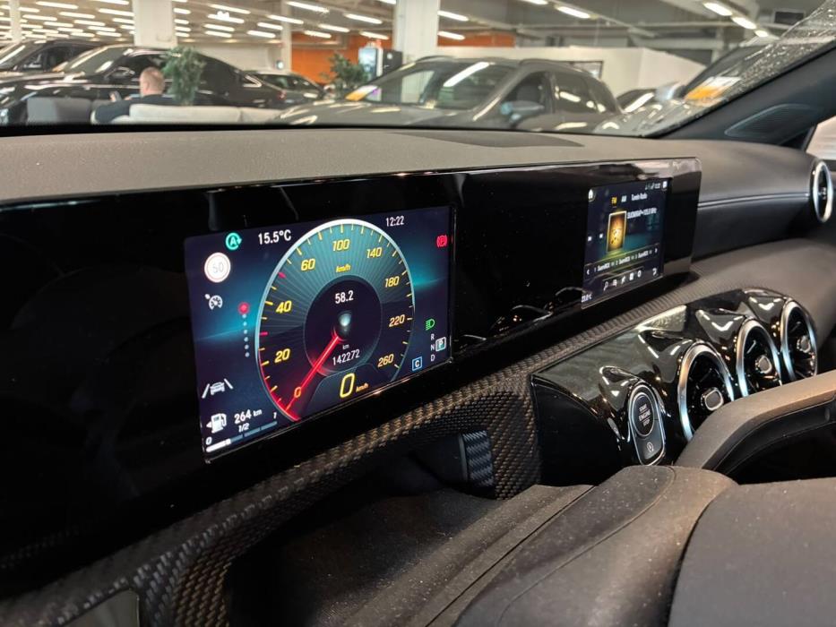 MERCEDES-BENZ A 2020