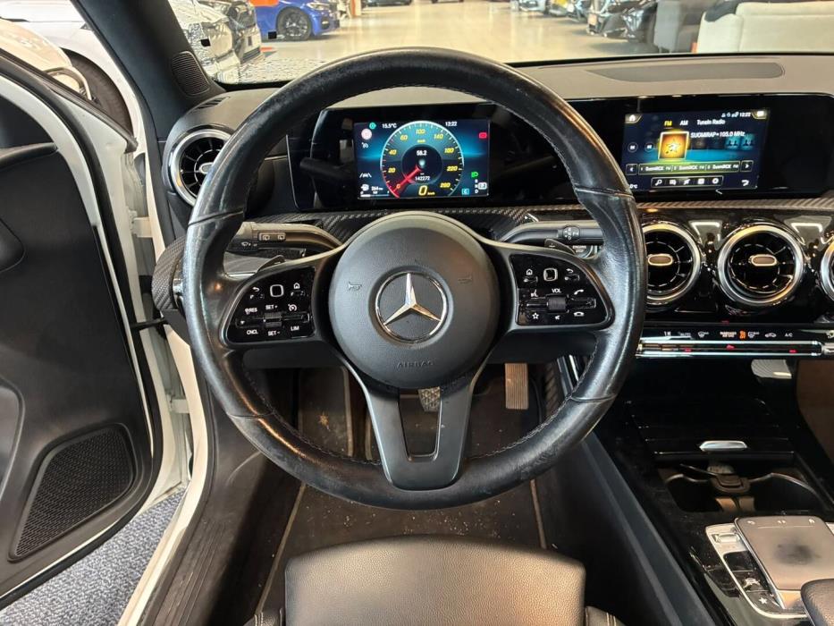 MERCEDES-BENZ A 2020