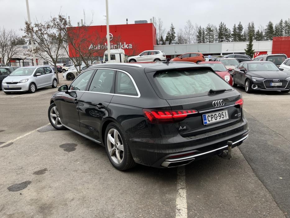 AUDI A4 2021