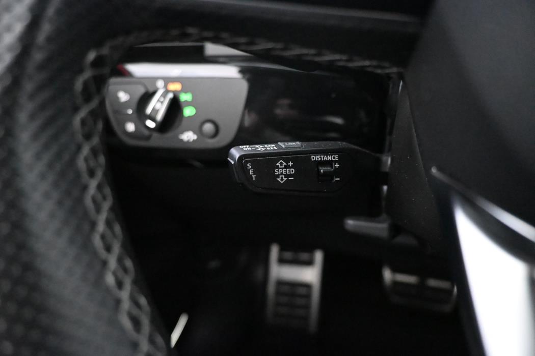 AUDI A4 2021