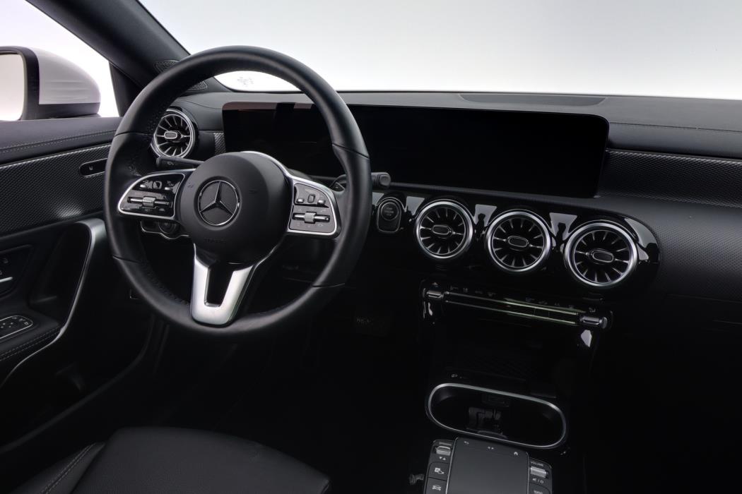 MERCEDES-BENZ CLA 2023