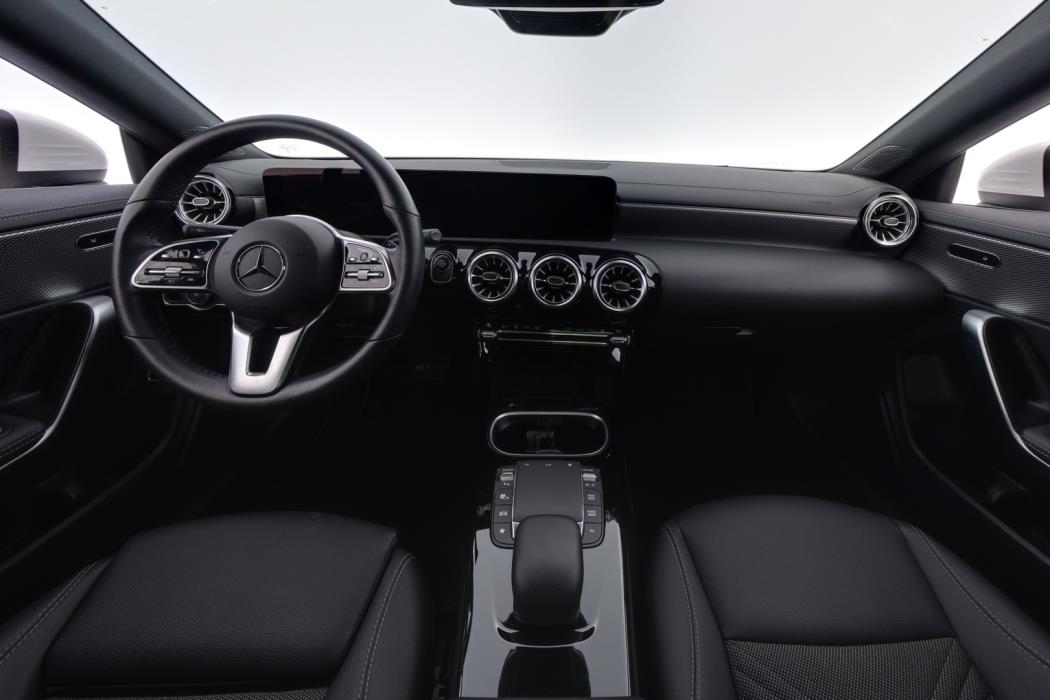 MERCEDES-BENZ CLA 2023