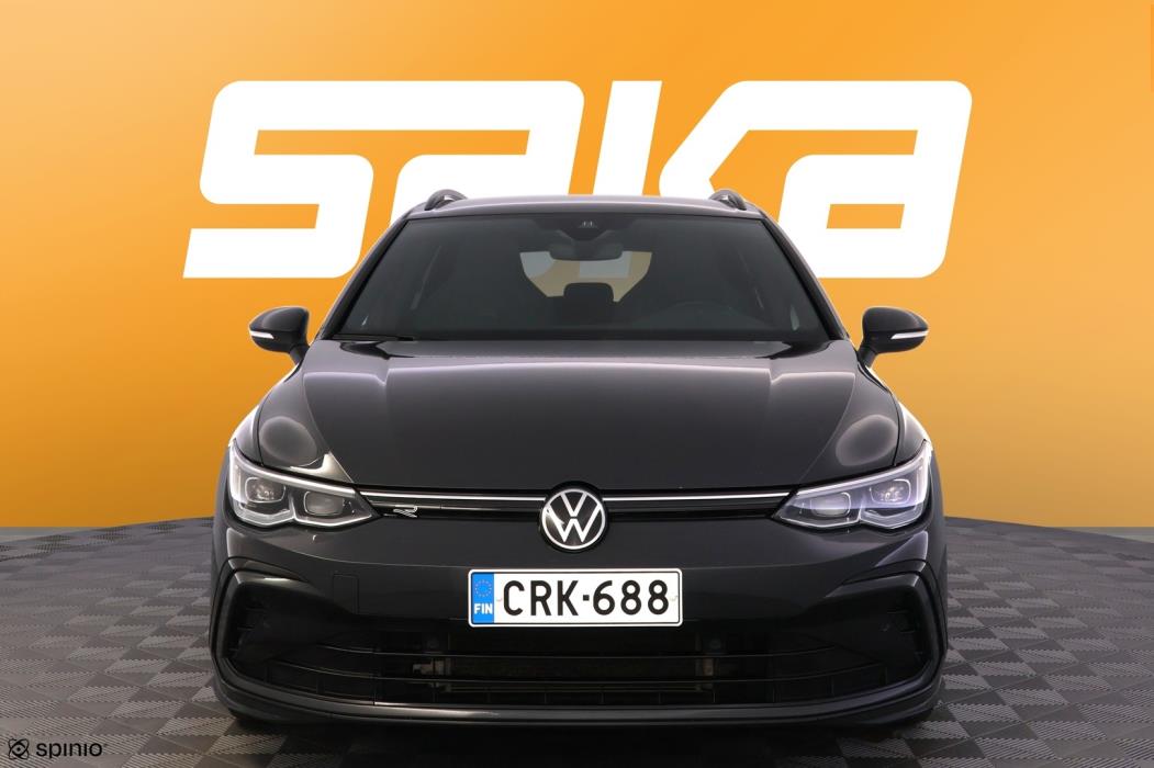 VOLKSWAGEN Golf 2023