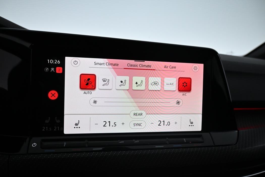 VOLKSWAGEN Golf 2023