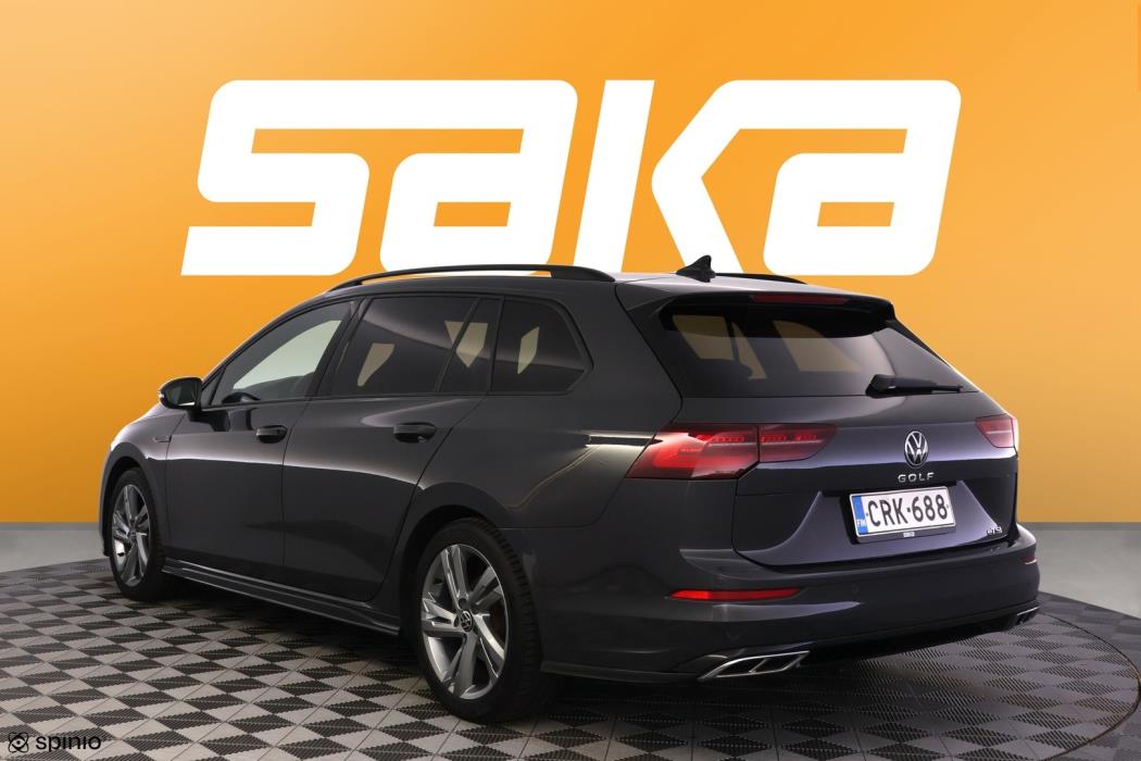 VOLKSWAGEN Golf 2023