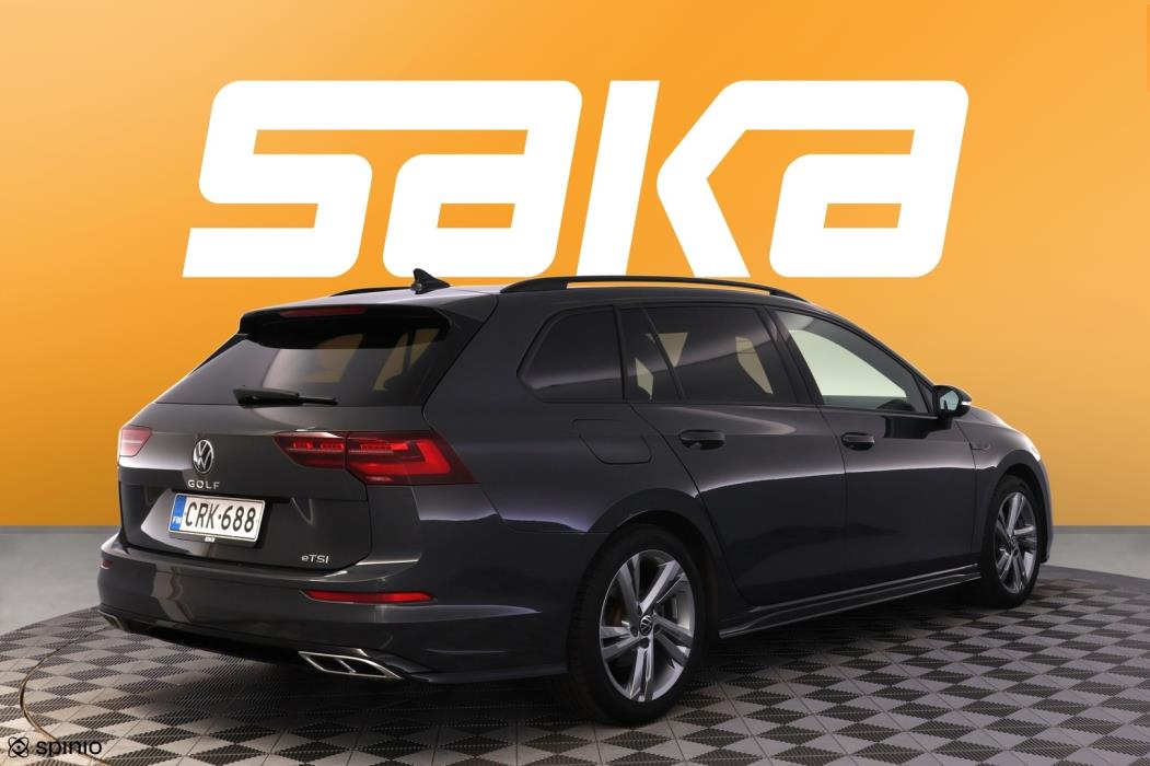 VOLKSWAGEN Golf 2023