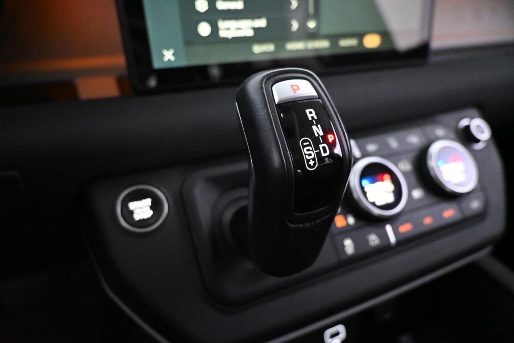 LAND ROVER Defender 2023