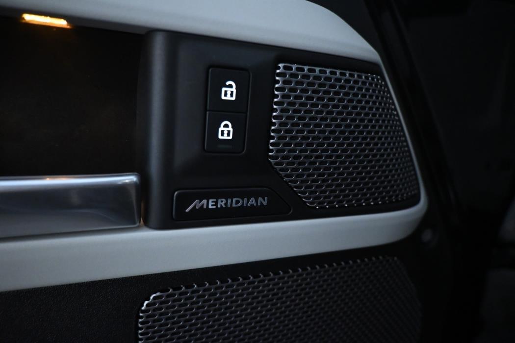 LAND ROVER Defender 2023