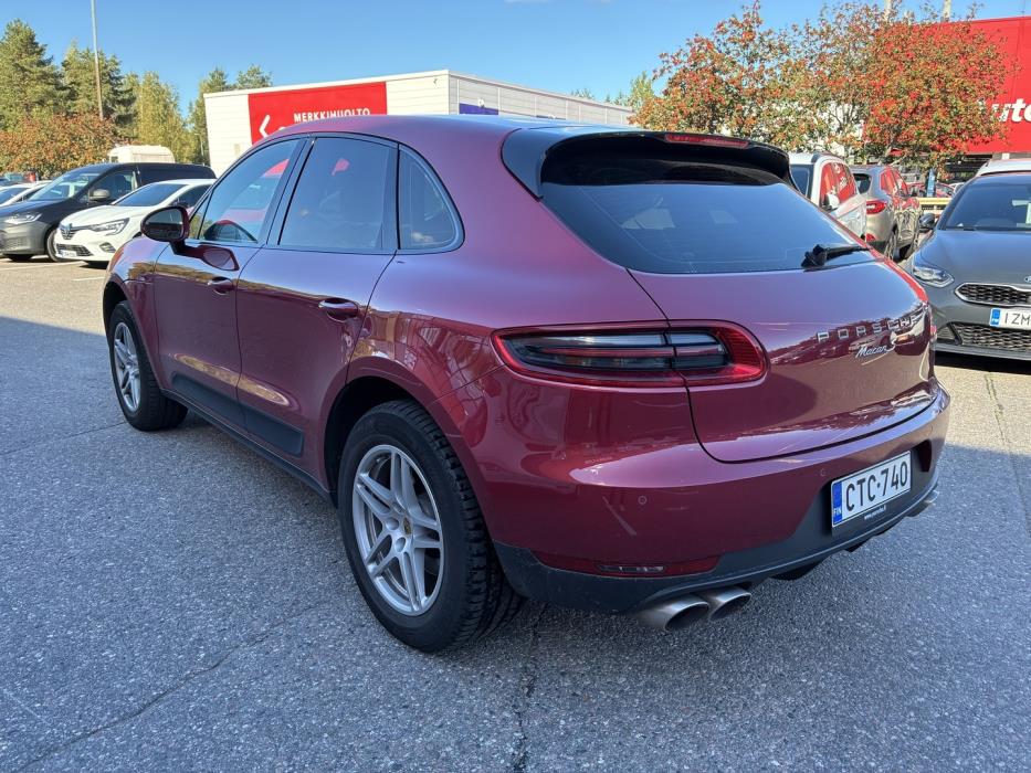 PORSCHE Macan 2015
