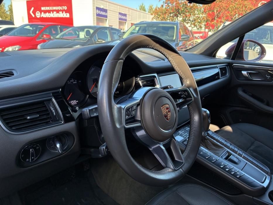 PORSCHE Macan 2015