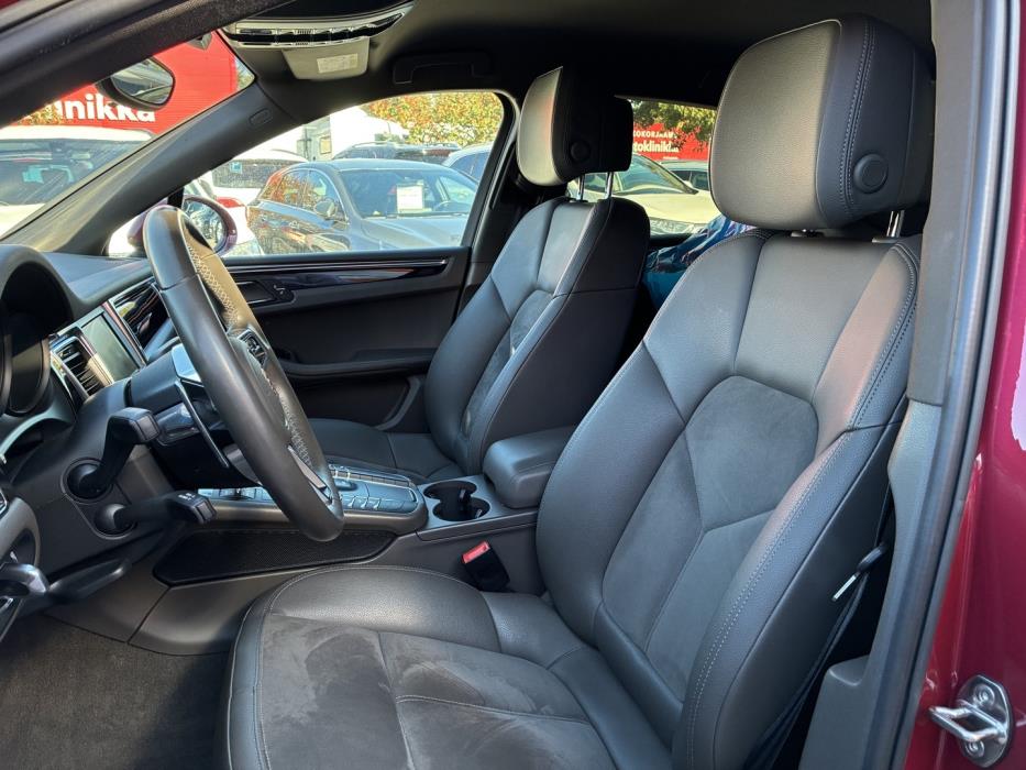 PORSCHE Macan 2015