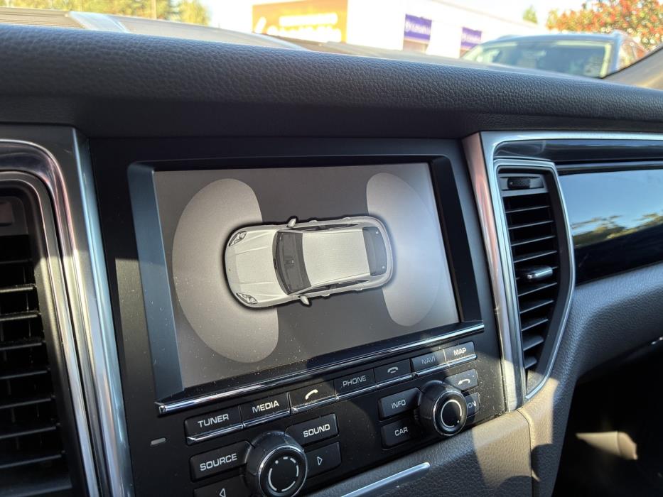 PORSCHE Macan 2015
