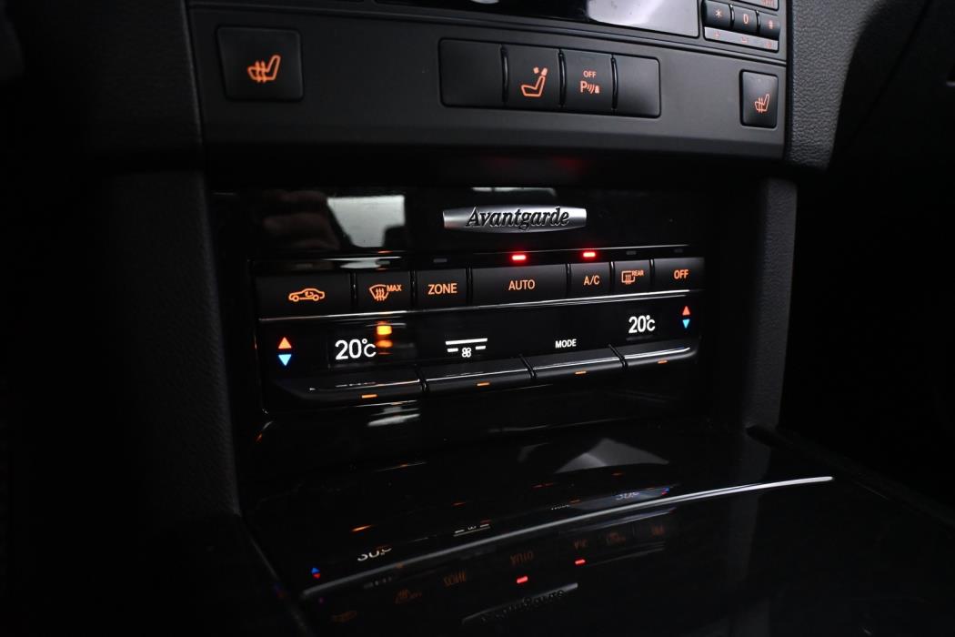 MERCEDES-BENZ E 2011