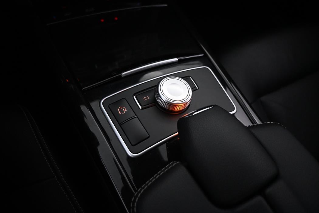 MERCEDES-BENZ E 2011