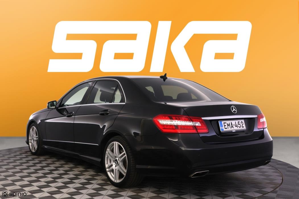 MERCEDES-BENZ E 2011