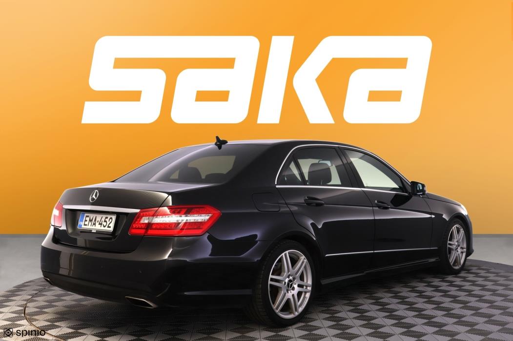 MERCEDES-BENZ E 2011