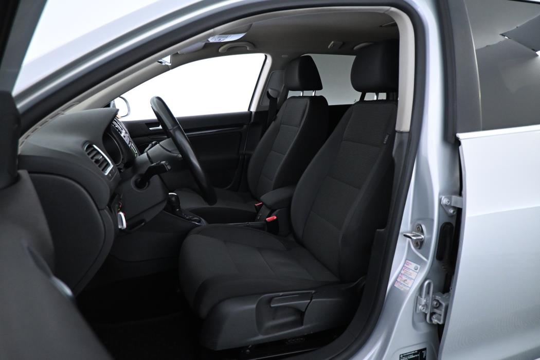 VOLKSWAGEN Golf 2013