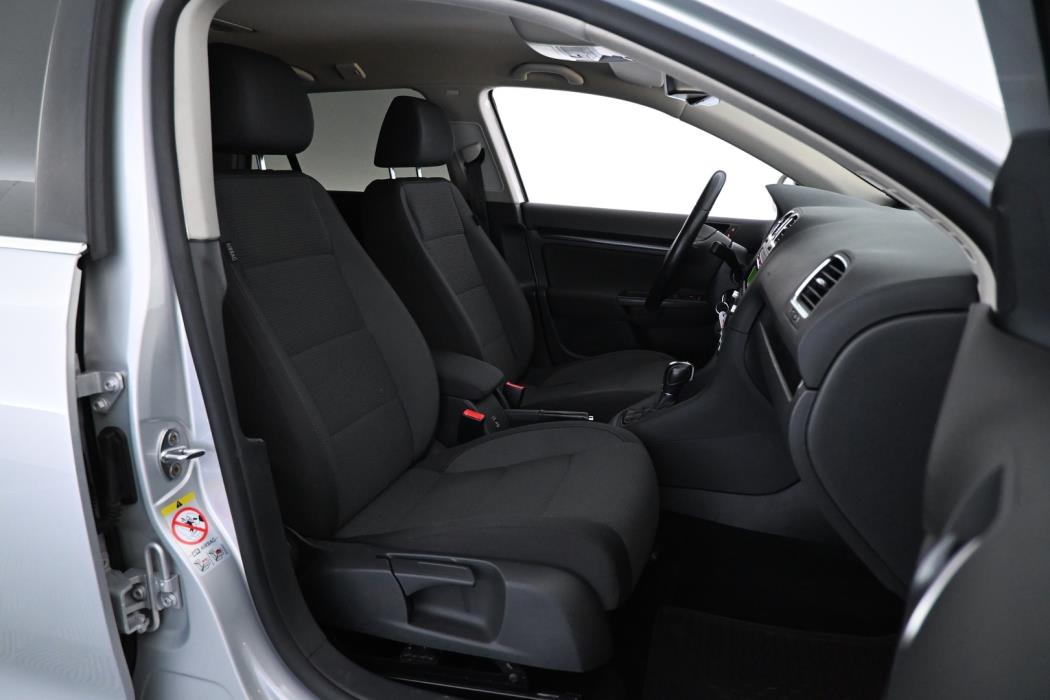 VOLKSWAGEN Golf 2013