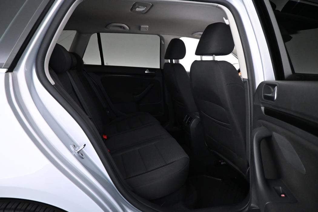 VOLKSWAGEN Golf 2013