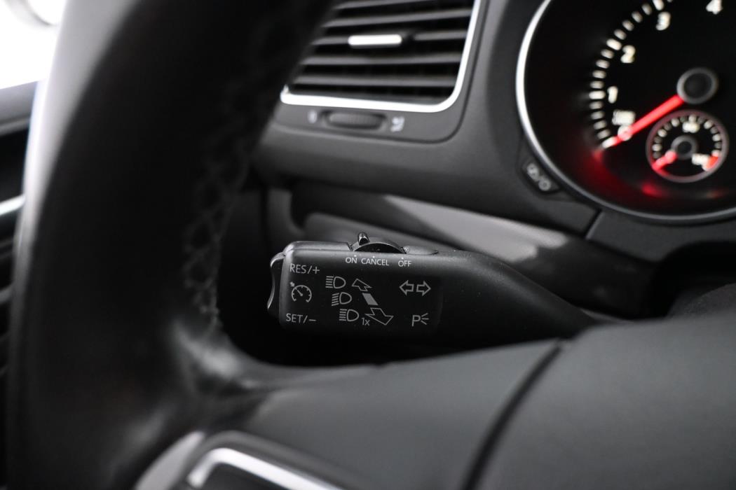 VOLKSWAGEN Golf 2013